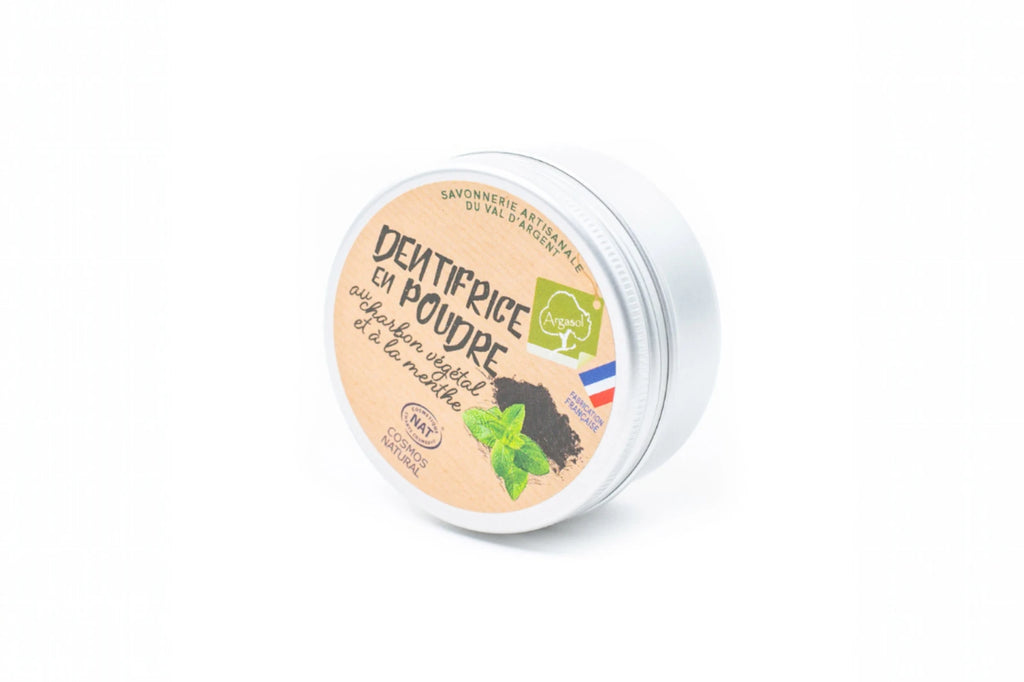 Boîte fermée de dentifrice en poudre naturel au charbon végétal et à la menthe – soin dentaire écologique fabriqué en France